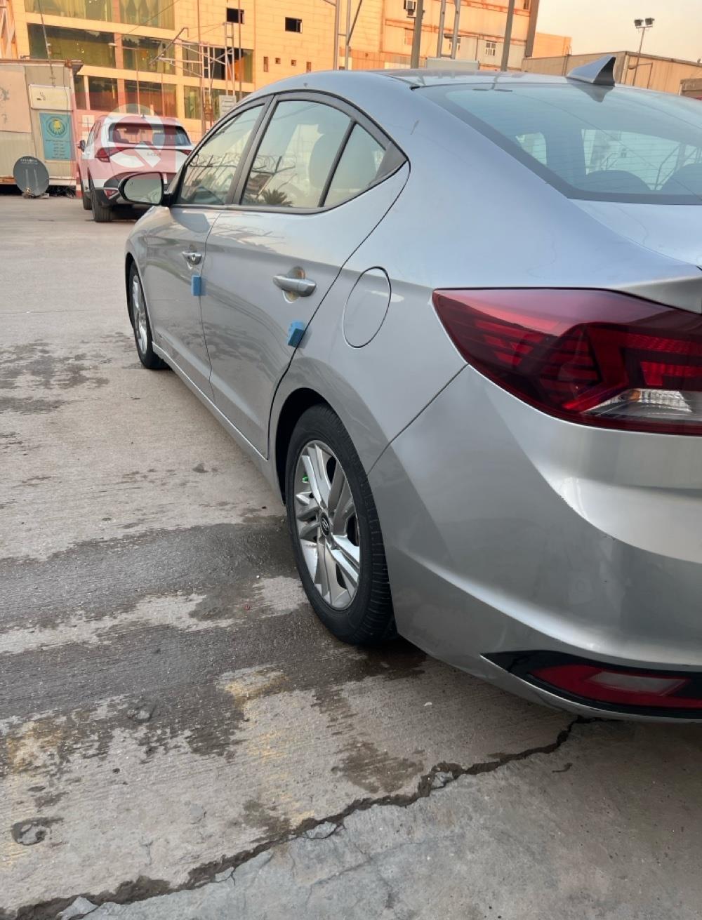 هیۆندای ئەلەنترا